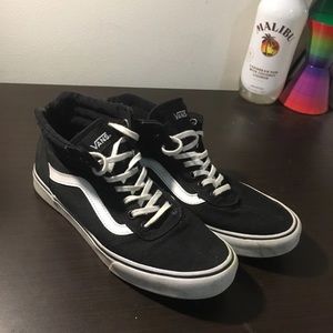 Black sk8-hi Vans